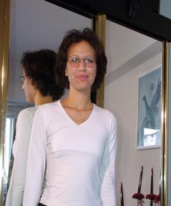 <p class='ppt-number'> 221 779 + PIN 749</p><p class='ppt-pricing-de'>1,99 Euro/Min.</p>