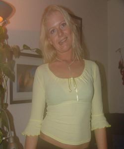 <p class='ppt-number'>221 779 + PIN 749</p><p class='ppt-pricing-de'>1,99 Euro/Min.</p>
